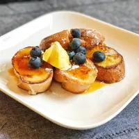 French toast with blueberries 💙👩🏻‍🌾|cinnamonxoxoさん