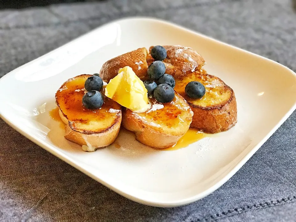 French toast with blueberries 💙👩🏻‍🌾|cinnamonxoxoさん