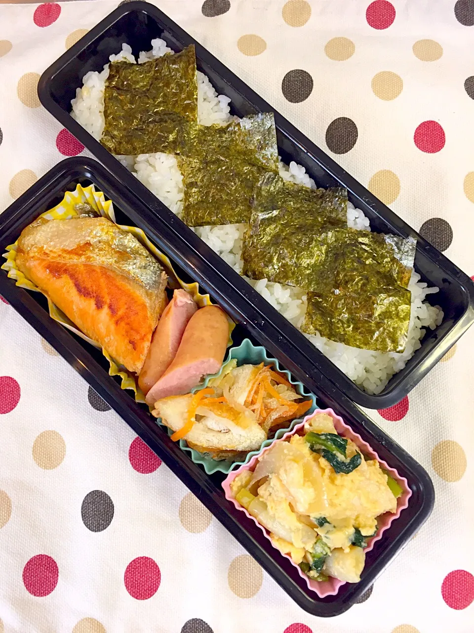 Snapdishの料理写真:8/1☆鮭親子🐔弁当|ちーさん