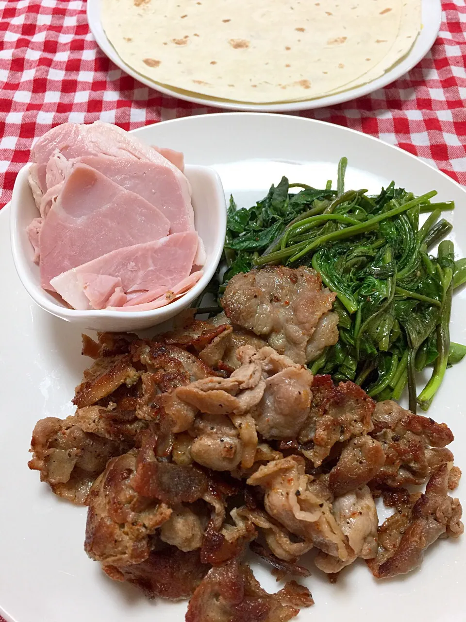 ポークももハム、空芯菜、豚肉😊味付けは、マジックスパイスで。|amikaさん