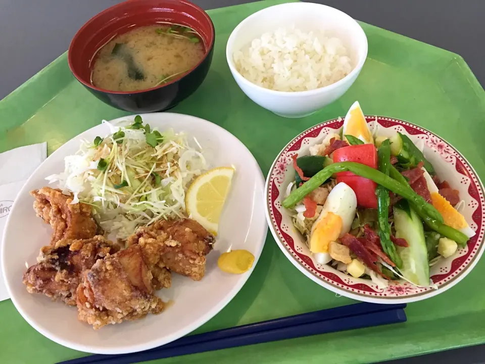 若鶏の竜田揚、コンビネーションサラダ|Tadahiko Watanabeさん