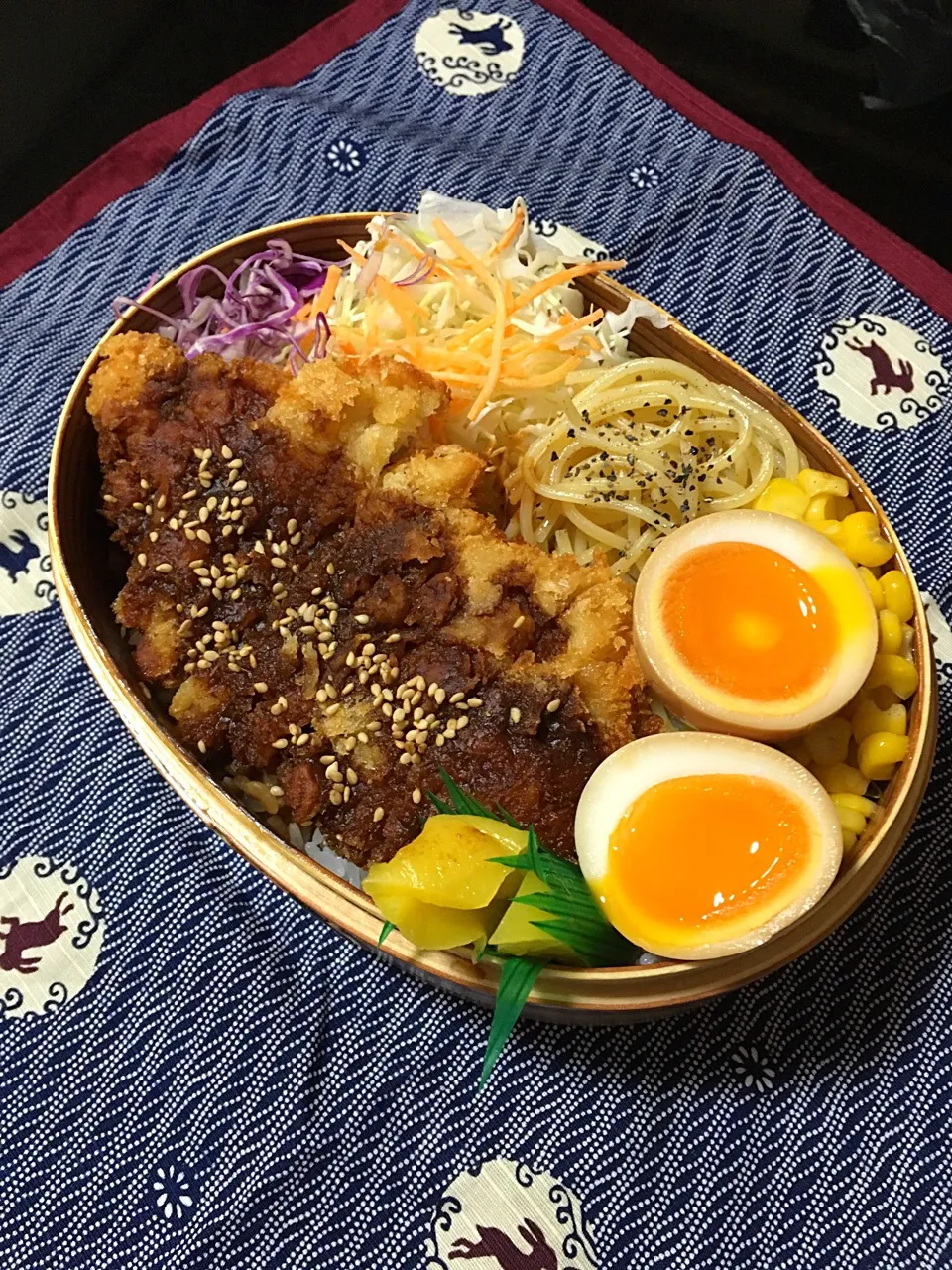 味噌カツ弁当


パッとしない天気にウンザリ😩

晴れないかなぁ💧








昨日瑞穂八王小宮|にゃおさん