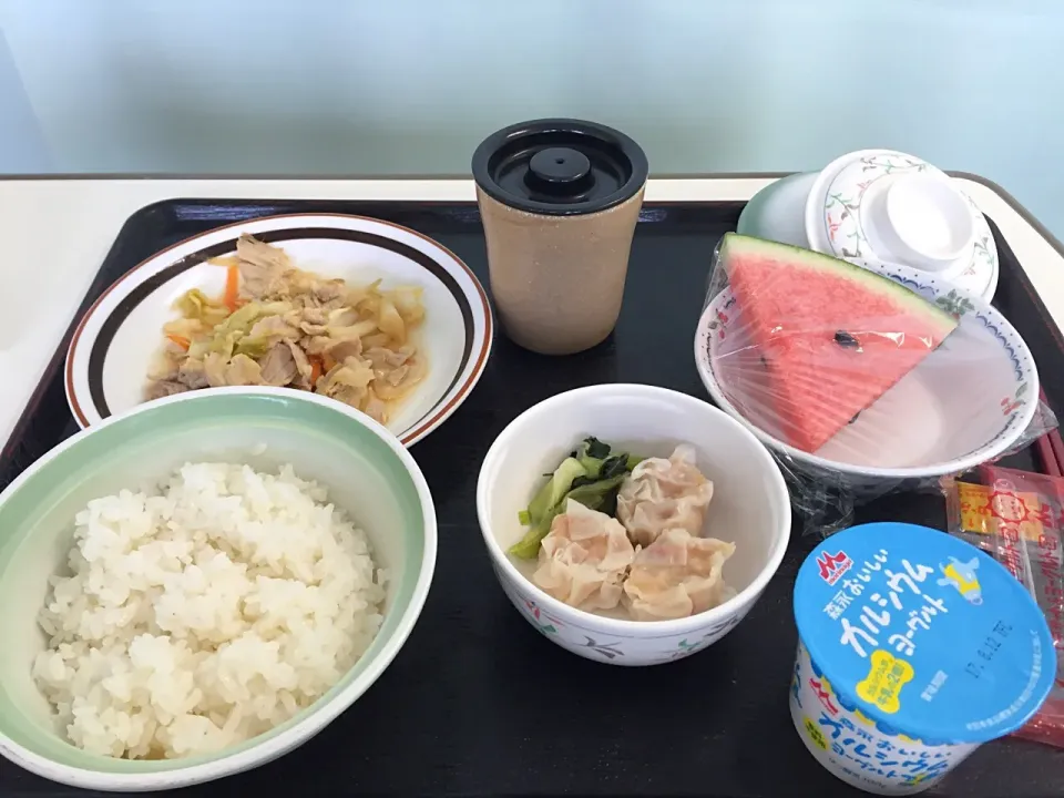 Snapdishの料理写真:#入院飯 
7日目 昼食
ごはん
豚オイスター炒め
カニシュウマイ
からし
フルーツ
ヨーグルト|kubosovさん