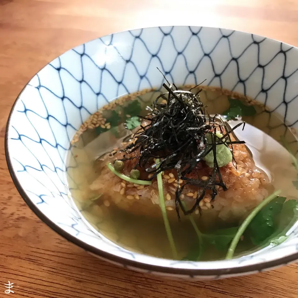 たこ飯の焼きおにぎり茶漬け|まる(丸大豆)さん