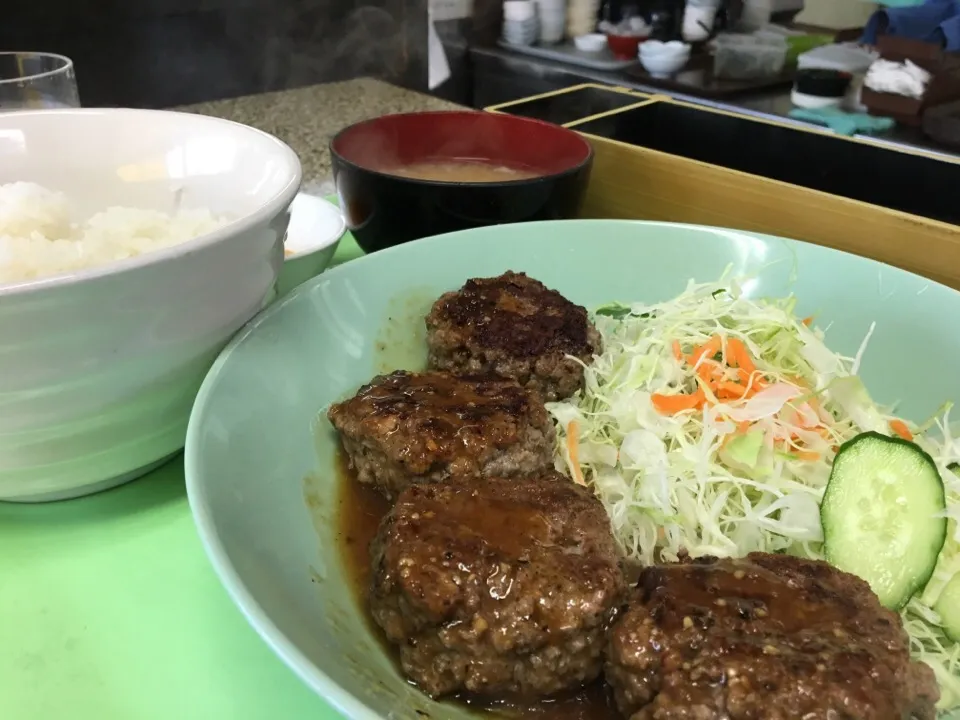 肉増しハンバーグ定食|PegaOさん