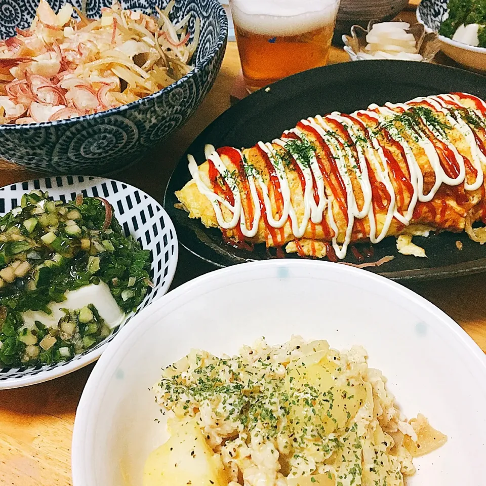 今日の#晩ご飯 #オムそば #塩こうじ鶏 #冷奴 #カレーポテサラ|momo31omomさん