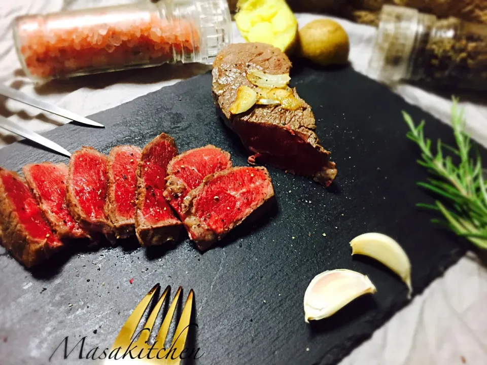 Snapdishの料理写真:Loin steak for dinner|Masakiさん