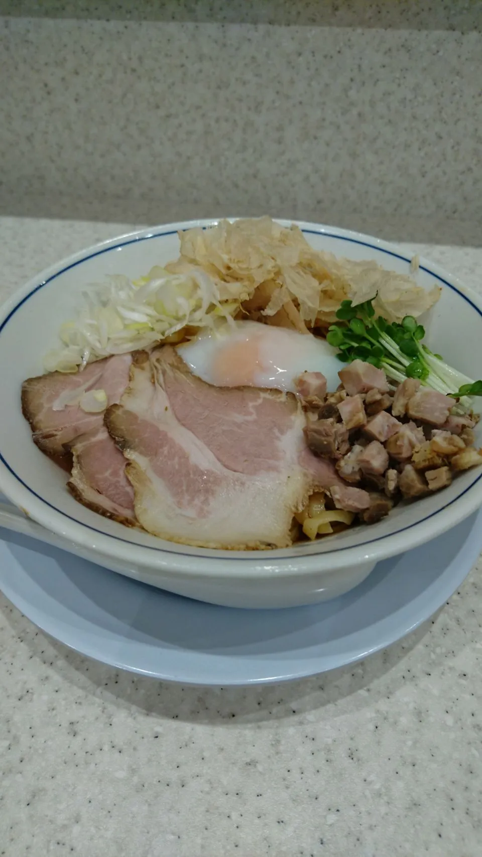 辛和え麺
らーめん鱗 江坂店
06-6318-7900
大阪府吹田市豊津町16-5 
https://tabelog.com/osaka/A2706/A270602/27094375/|tomoyuki.nakaharaさん