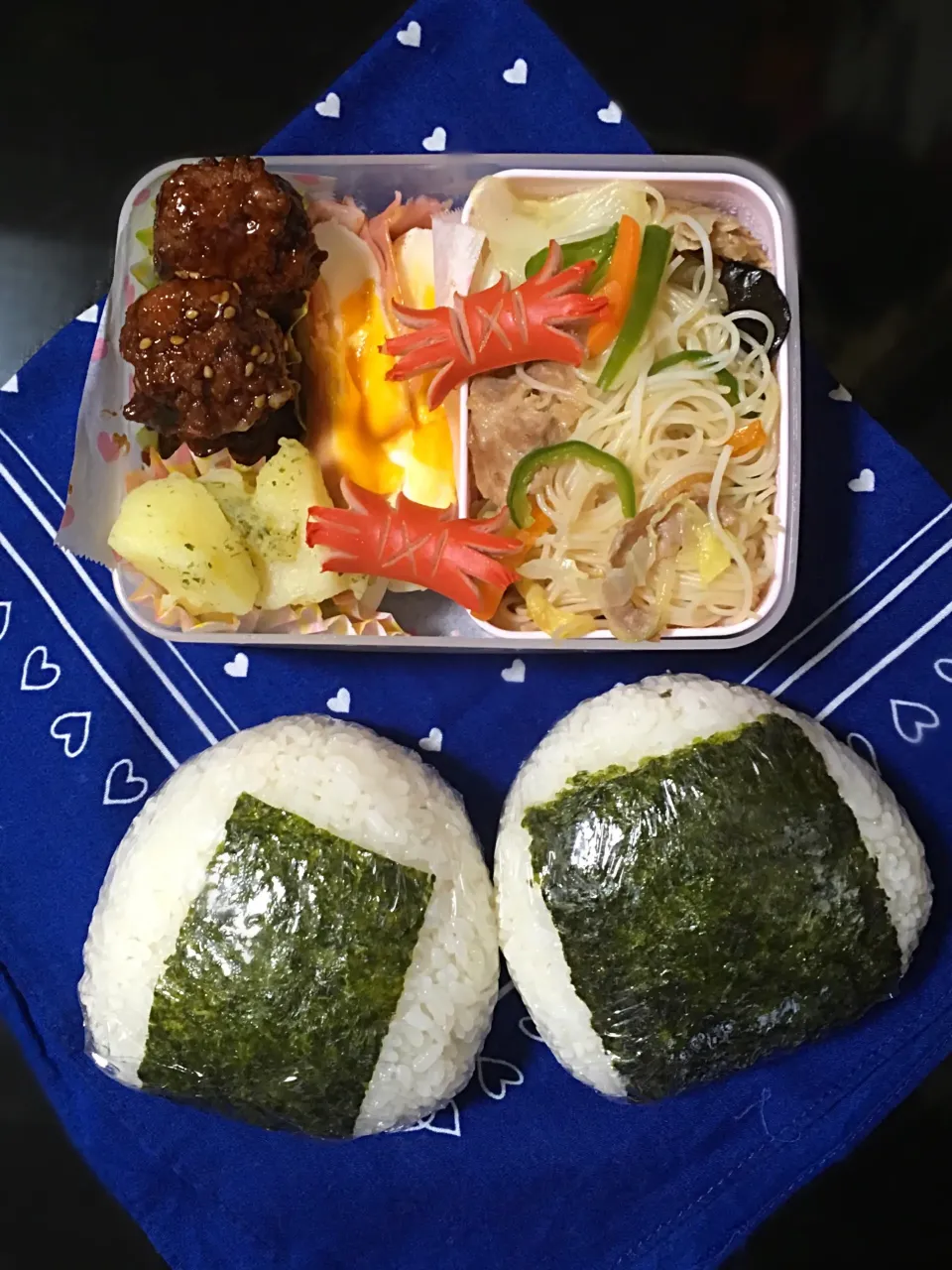 なんも思いつかないから
おにぎり🍙弁当



ふぃ〜寒い！もう8月なのに…














立川|にゃおさん