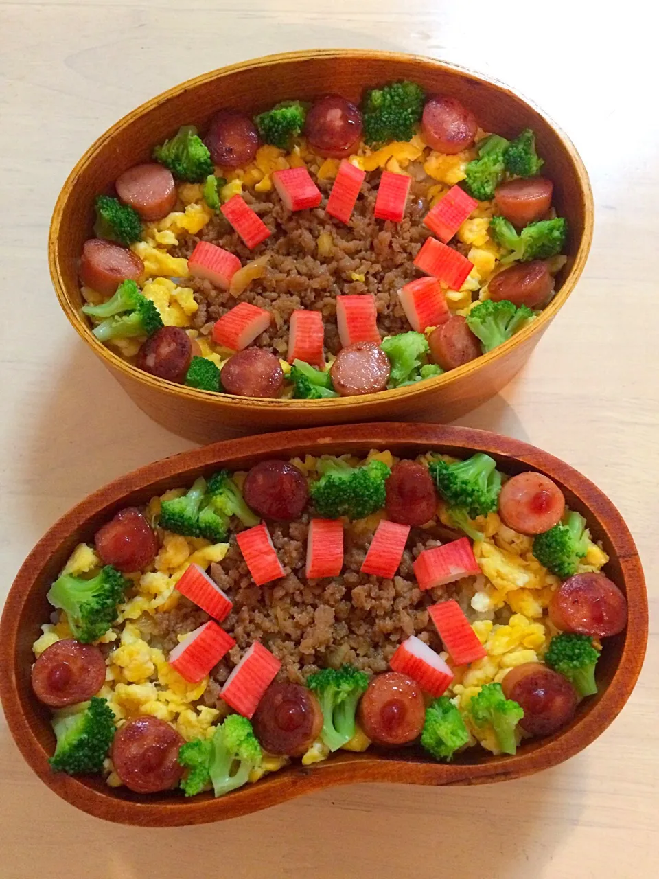 Snapdishの料理写真:今日の男子弁当🍱 2017/08/03
お花🌼畑そぼろ弁当です〜😊👍|Booパパさん