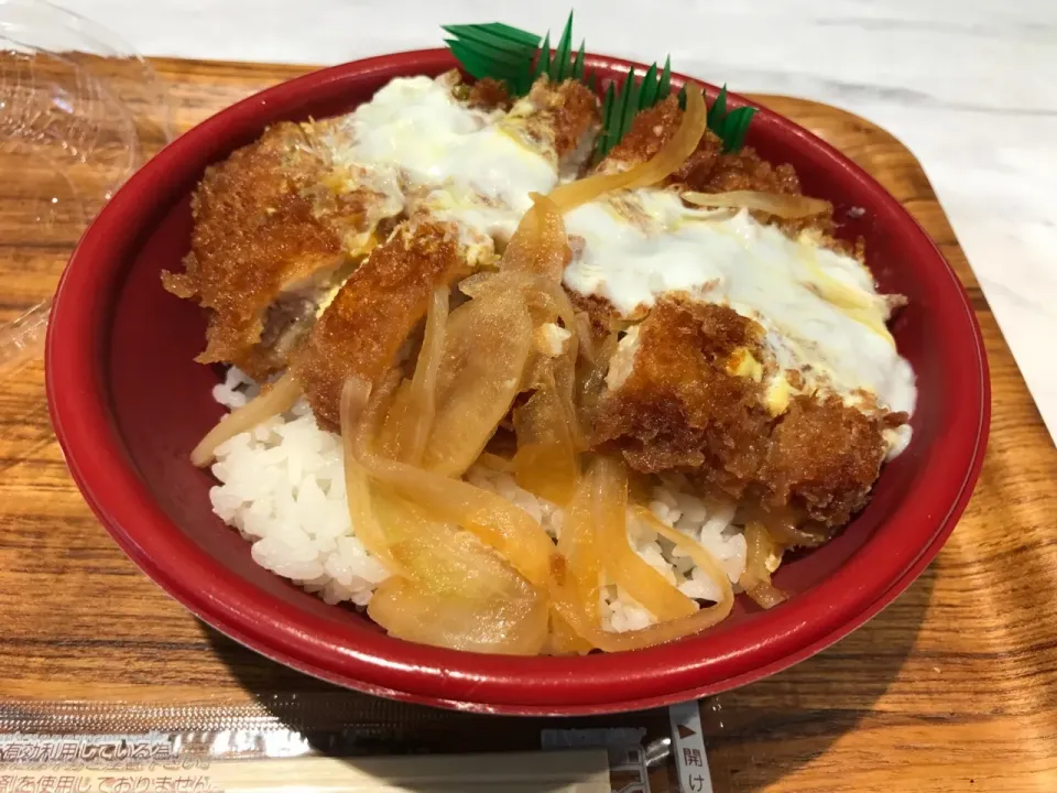 カツ丼|手品先輩さん