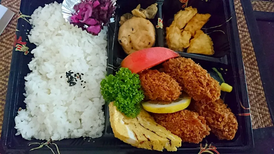 たしろのカキフライ弁当|まぐろさん