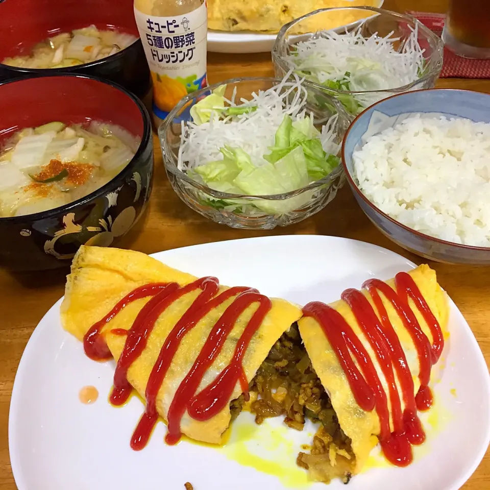 Snapdishの料理写真:ズッキーニと挽肉のカレー炒めオムレツ*\(^o^)/*|すかラインさん