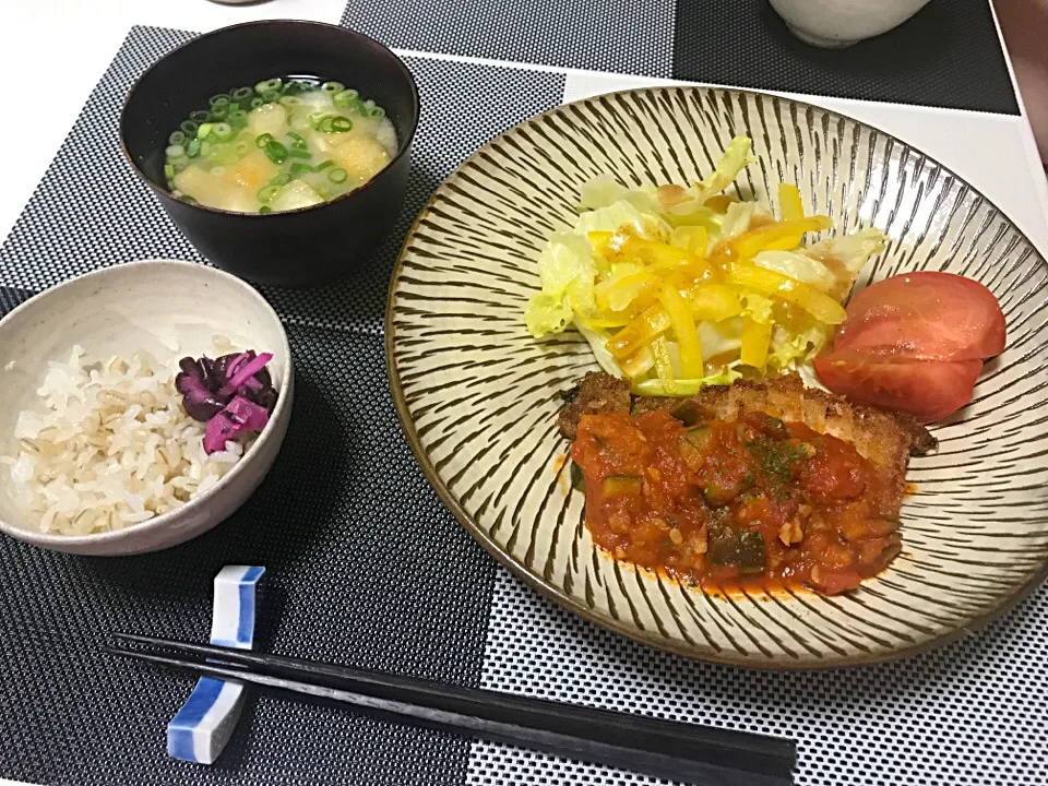 Snapdishの料理写真:ポークカツ定食。|yukiさん