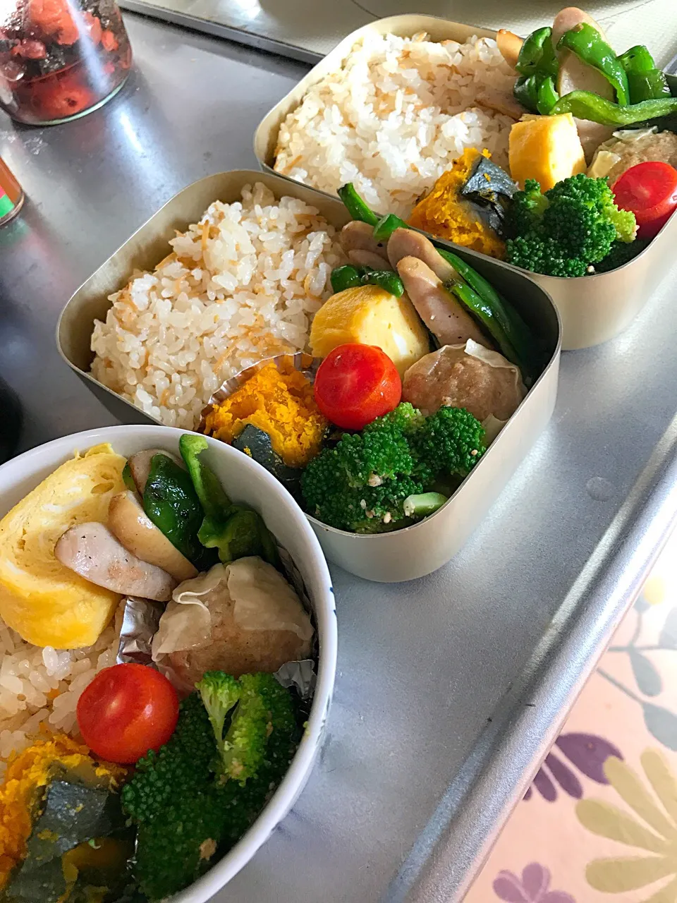 Snapdishの料理写真:今日の夫婦弁当🍱長男🍱 
生姜ごはん、ピーマンとウインナーのソテー、甘糀玉子焼き、しゅうまい、
かぼちゃ煮、ブロッコリーの胡麻和え🤗🎶|5ネコママさん