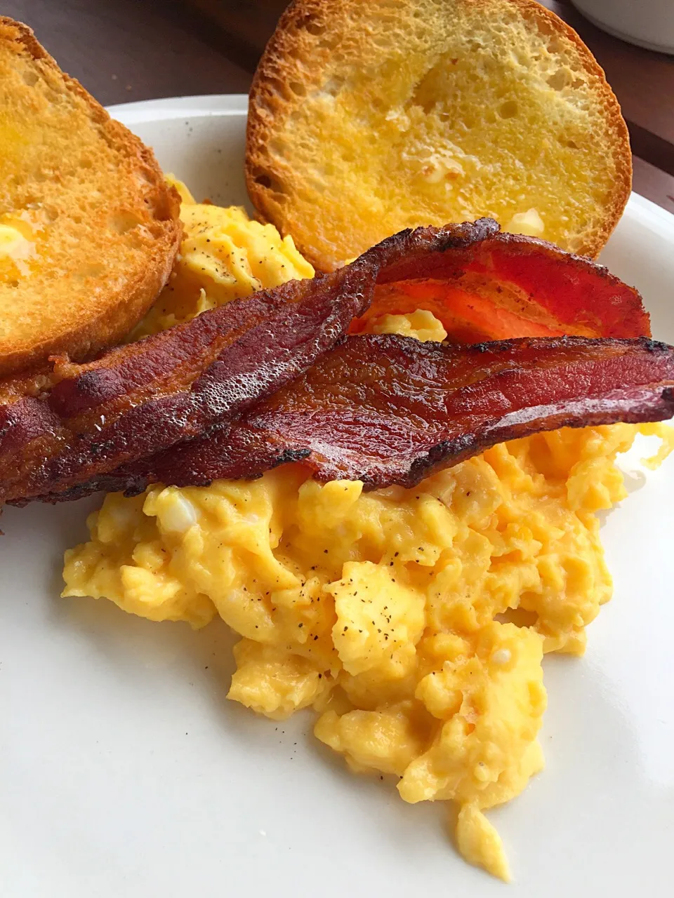 Scrambled eggs and bacon|Chris Shannonさん