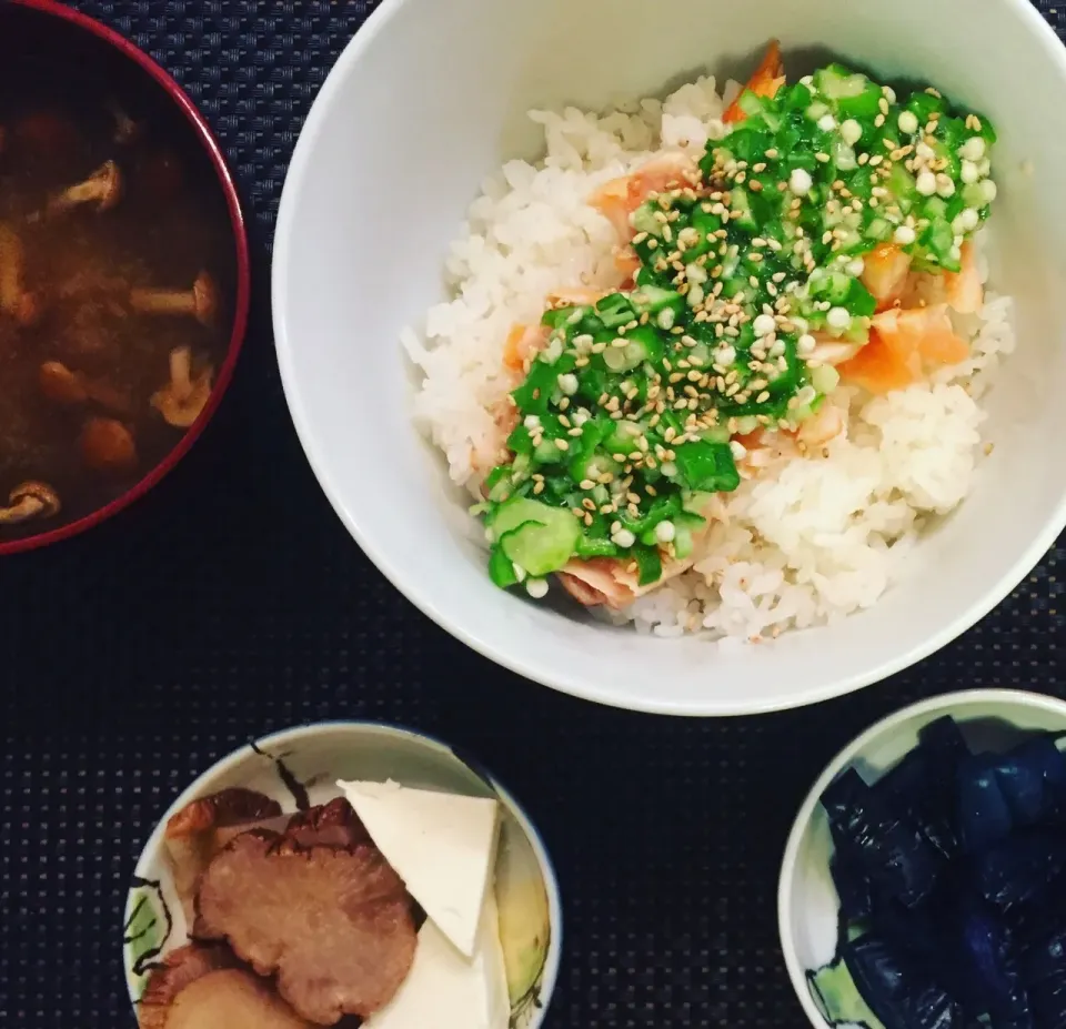 サーモン&オクラ丼|ありすさん