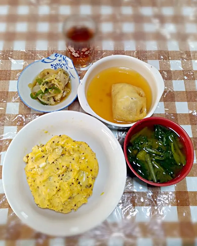 昨日のご飯でオムライス
ジャガイモコロッケのコンソメ煮
エスニック和え
味噌汁|時雨さん