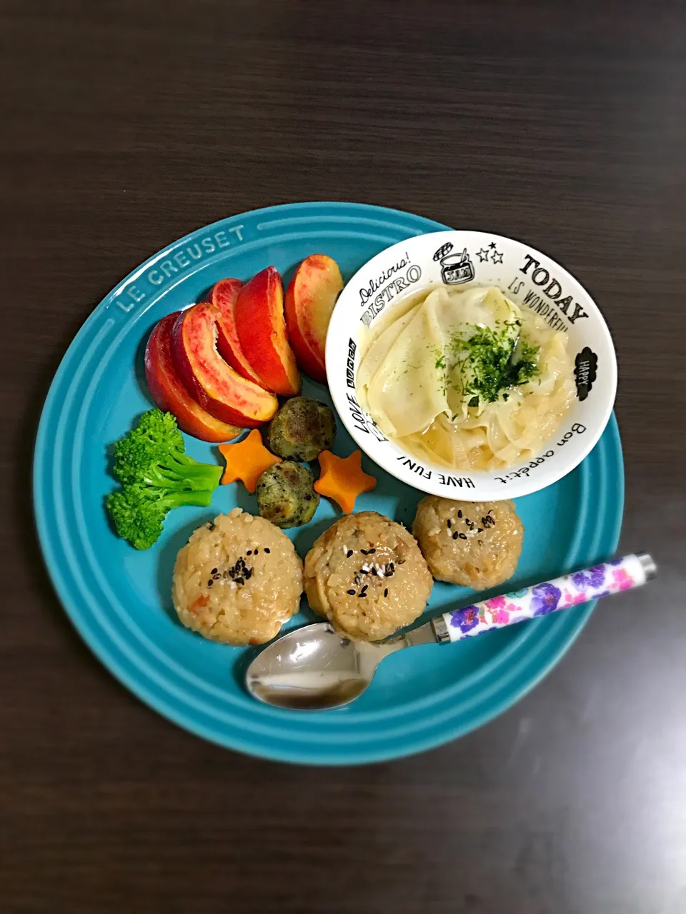 8/4❁息子離乳食 夜ごはん⭐️
とり五目炊き込みご飯
ワンタンスープ
人参🥕ブロッコリー
おさつごまだんご
ネクタリンピーチ🍑|つんさん