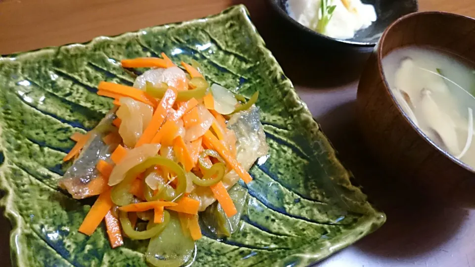 Snapdishの料理写真:鯵南蛮漬け、キャベツきのこお味噌汁、玉子豆腐|アンジェさん