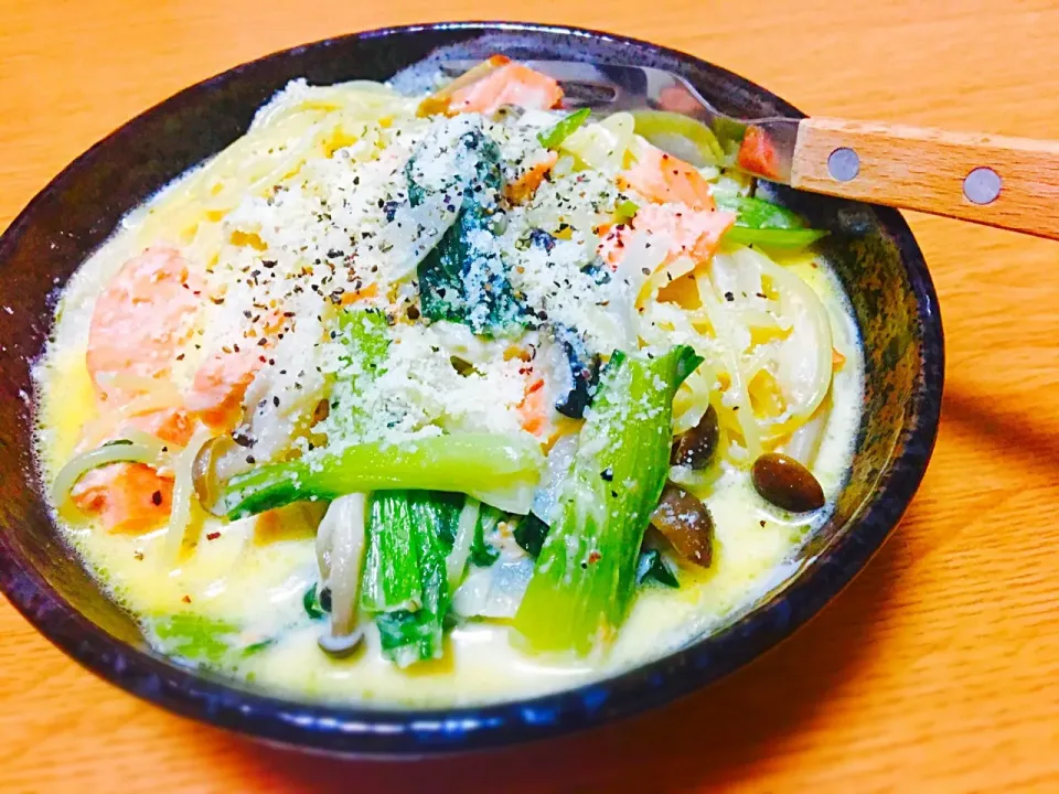 Snapdishの料理写真:鮭のクリームスープパスタ|はるるんさん