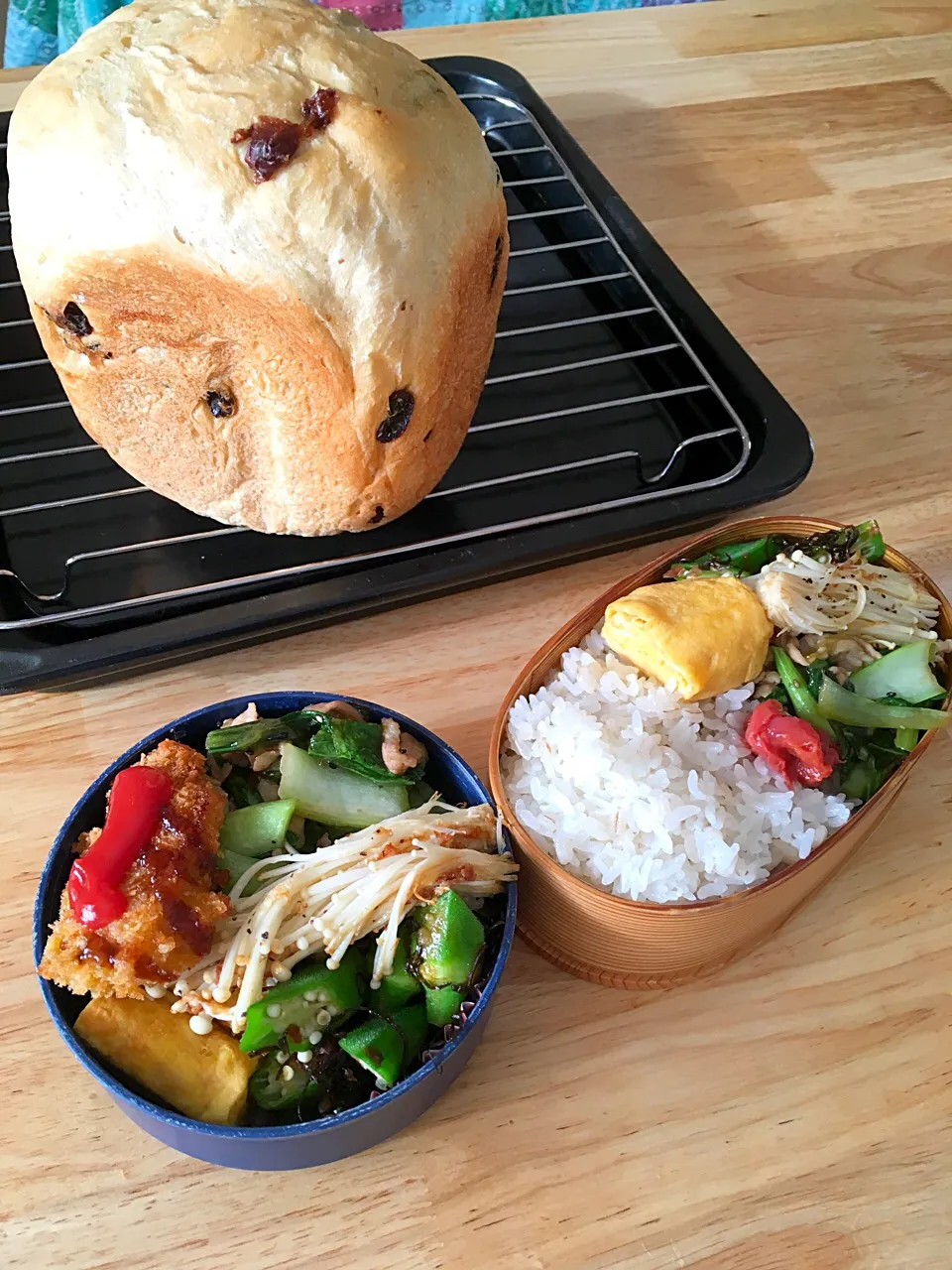 朝焼きぶどう食パン🍞と2人のお弁当(｡･ω･｡)ﾉぁぃ♪|さくたえさん