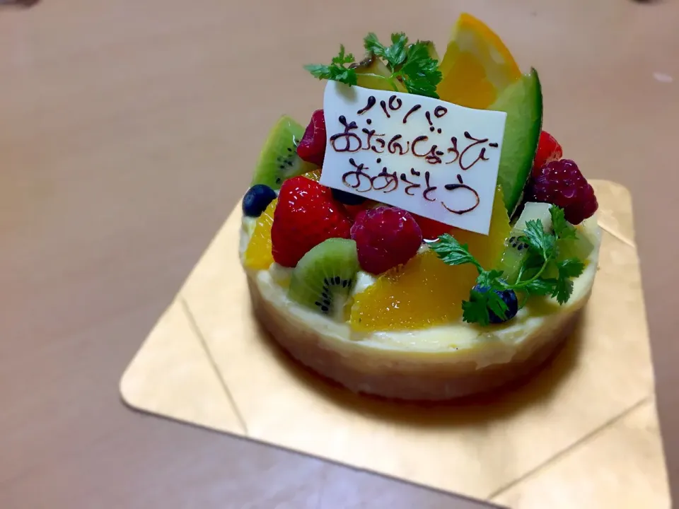 #誕生日#ケーキ#チーズタルト#フルーツたっぷり|あきなさん