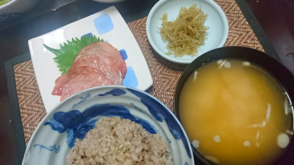 ハム&ちりめん&豆腐の味噌汁|まぐろさん