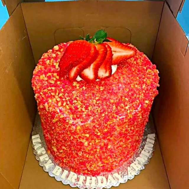 strawberry crunch cake|CHUENCHAIさん