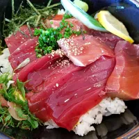 Snapdishの料理写真:地まぐろ丼|豚珍さん