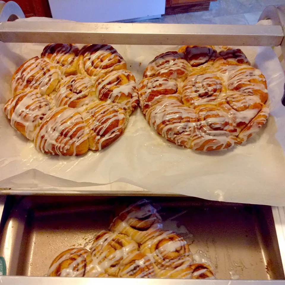 Cinnamon buns|John Baker Greskiewiczさん