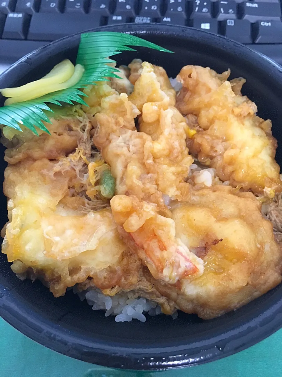 Snapdishの料理写真:Hotto Motto
海鮮とじ天丼|Miekoさん