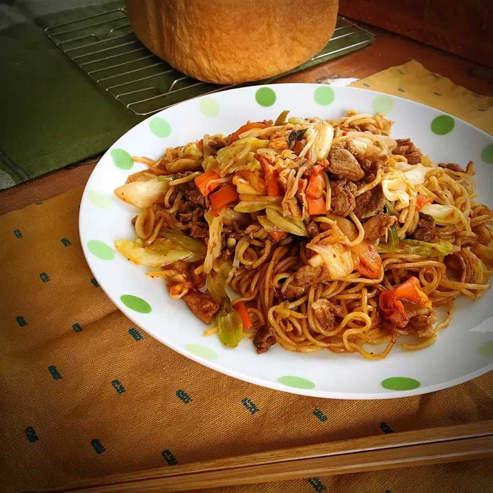 #お昼ご飯 #キムチ 

今日のお昼。
キムチ焼きそば〜😋|renharuruさん