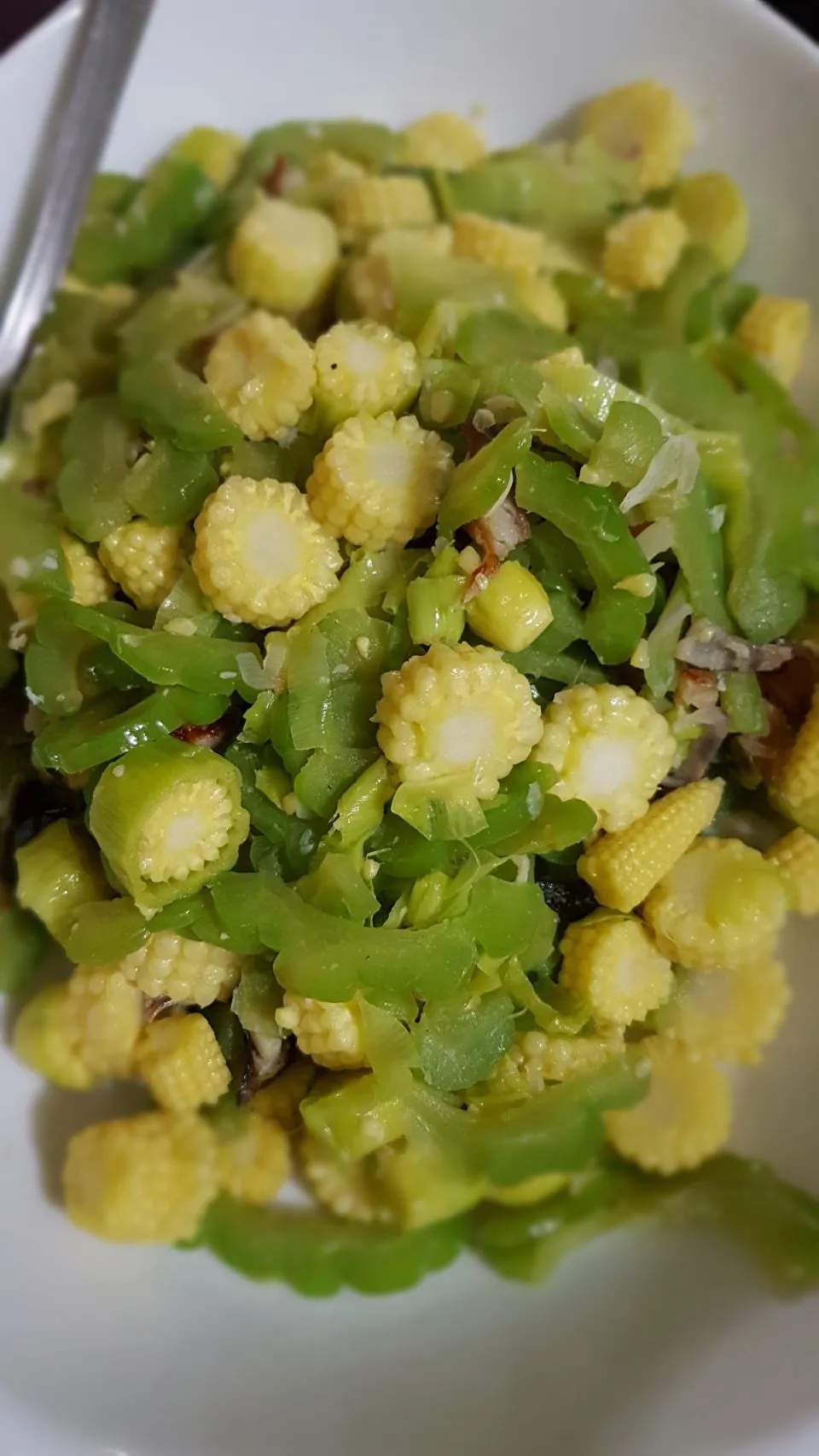 Bitter gourd with fresh baby corn|mama😋さん