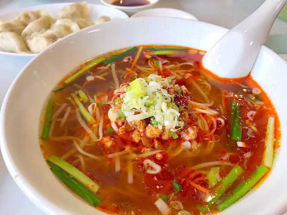 台湾醤油ラーメンと水餃子セット😋|みほままこさん