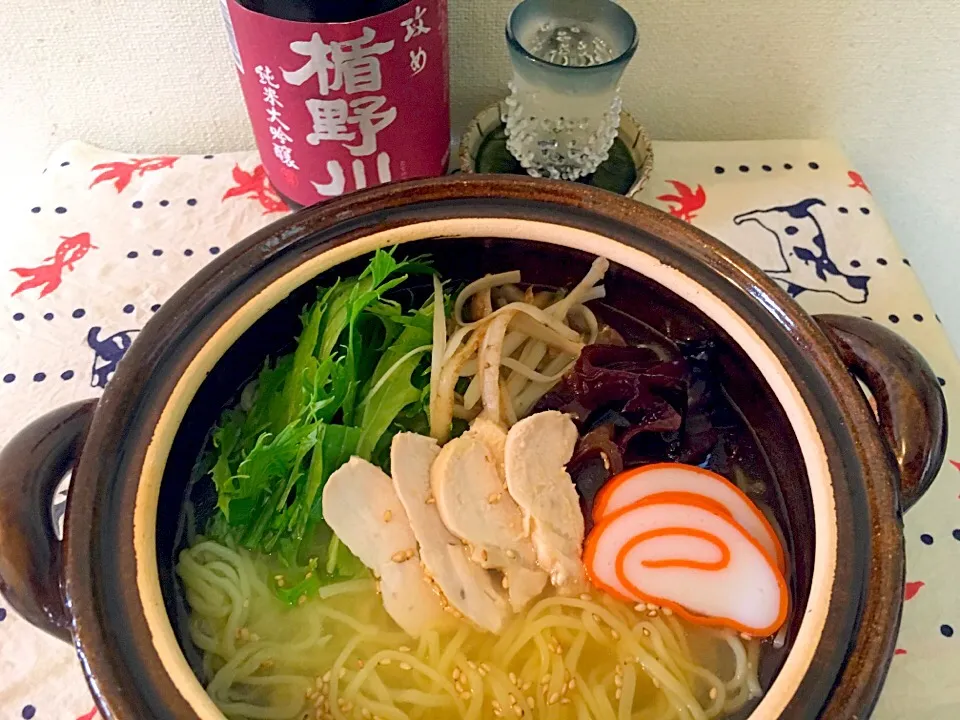 Snapdishの料理写真:茅乃舎鶏だしでハリハリ鍋焼きラーメン
楯野川 純純米大吟醸 攻め（山形）|藤井裕之（2号店）さん