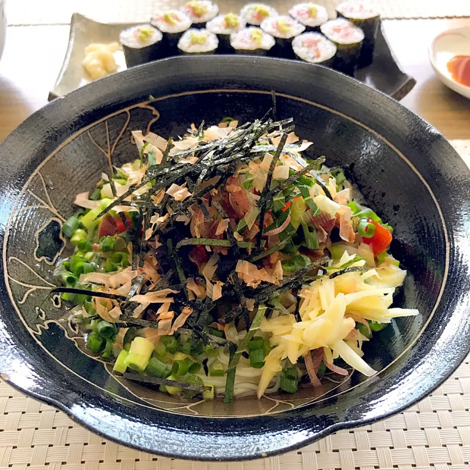 夏野菜そうめん🍆🍅
茄子、トマト、新生姜、オクラ、茗荷、大葉、挽肉|saoricocoさん