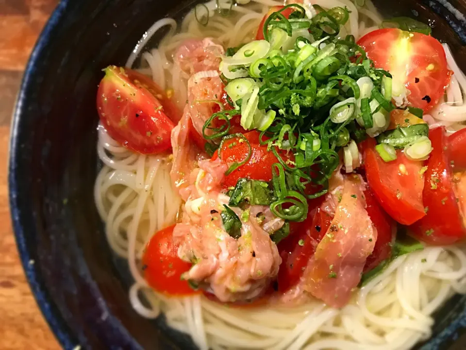 Snapdishの料理写真:生ハムとミディトマトのマリネそうめん2|半田手延べそうめんの店 阿波や壱兆さん