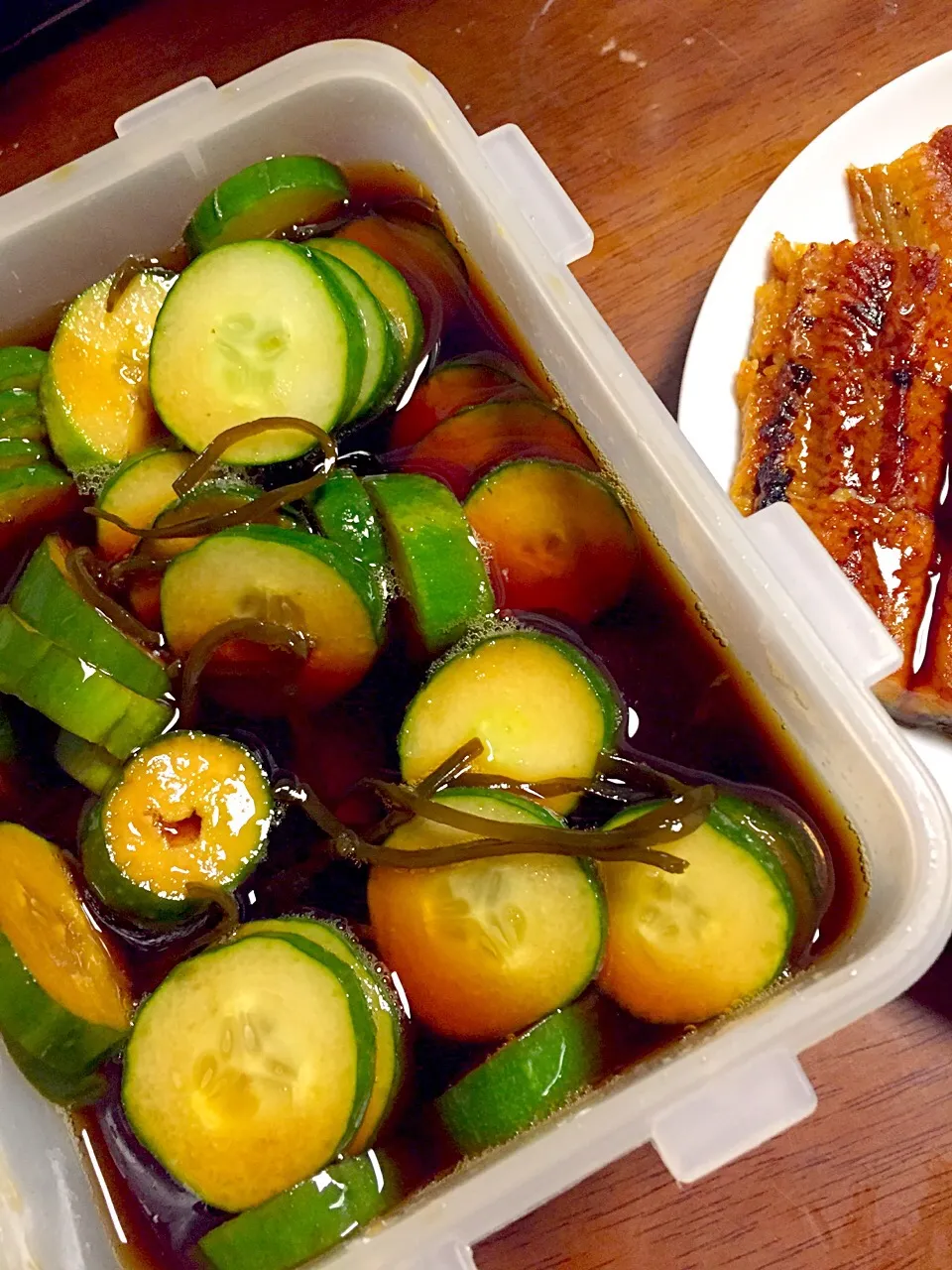 Snapdishの料理写真:今日の手作りは 胡瓜🥒の塩昆布酢漬け  鰻の蒲焼 その他残り物で|掛谷節子さん