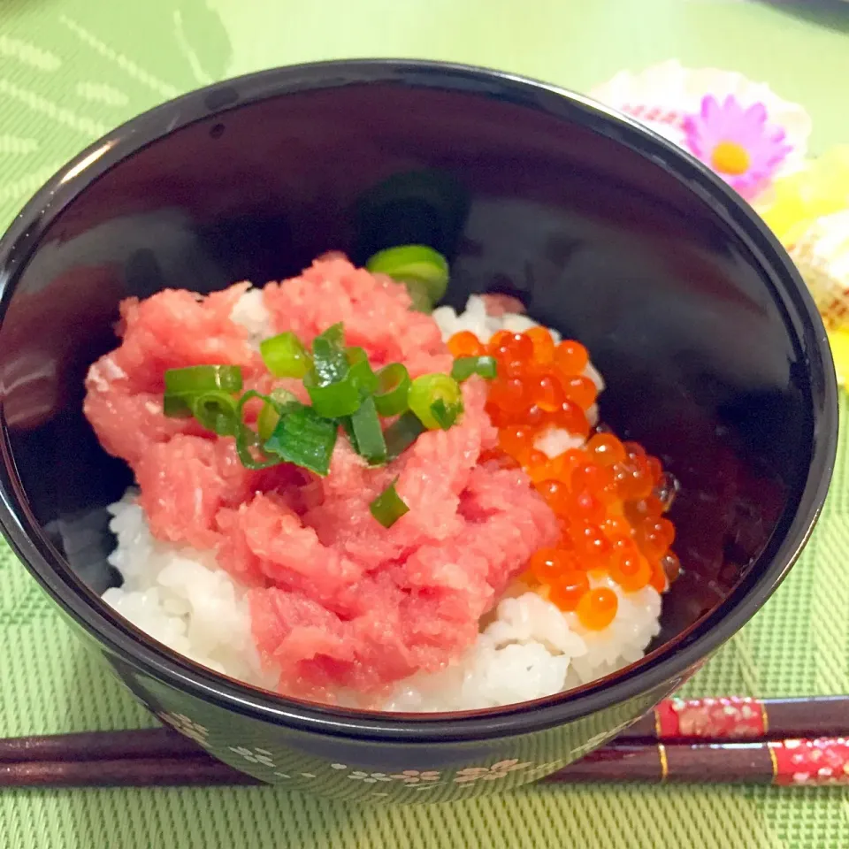 今日のお昼のネギトロいくら丼 
あり合わせです（笑）

#たたき #いくら #どんぶり|Ikuさん