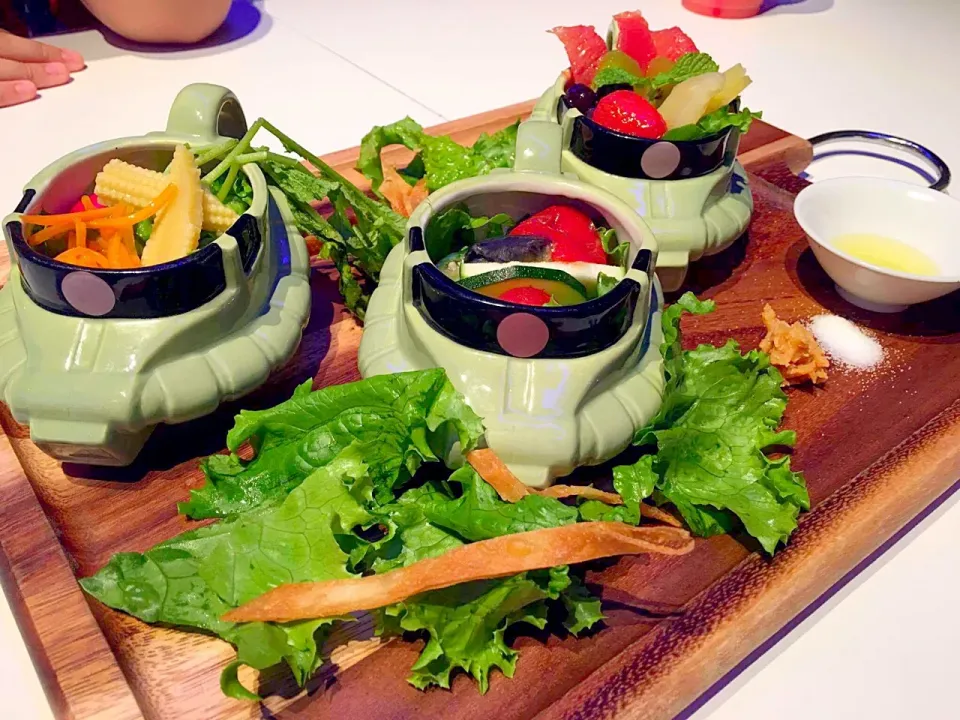 🥗Gundam Salad 🥗|山田さん