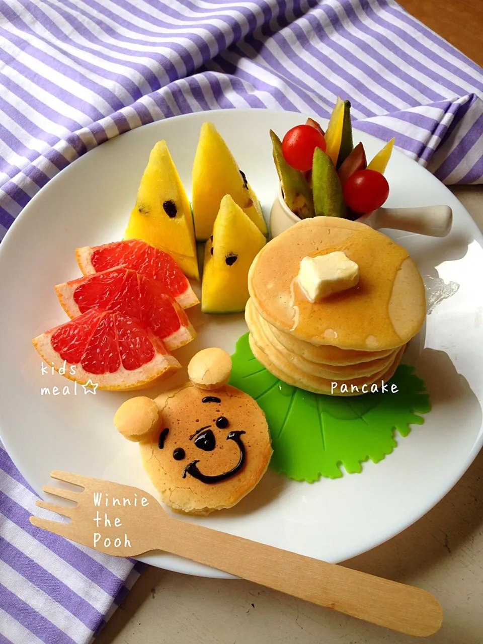 Snapdishの料理写真:プーさんのパンケーキプレート🥞#お子さまプレート #お子さまランチ #おうちカフェ #おうちごはん #お子さまごはん #お昼ご飯 #ディズニー #朝ごはんプレート #ホットケーキ #パンケーキ|Ayumi Furukawaさん