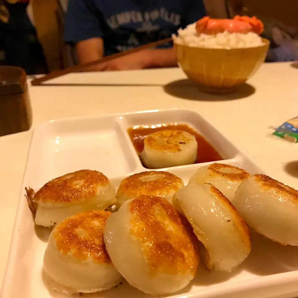 焼き小龍包と焼きタラコ飯(◍•ڡ•◍)❤|いつみさん