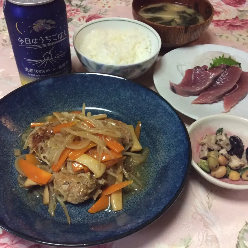 Snapdishの料理写真:今夜のおうちごはんは肉団子の甘酢あんと鰹のお刺身✨|夢ーテルさん