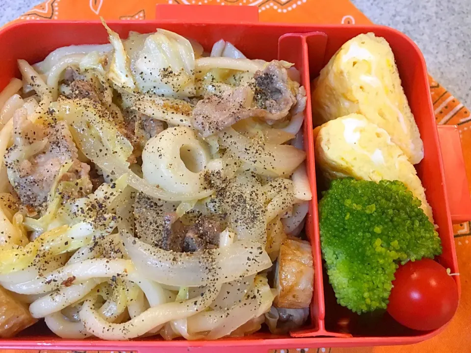 ☆8/7今日のお弁当☆〜焼うどん、だし巻き卵、ブロッコリー、トマト〜|Satokoさん