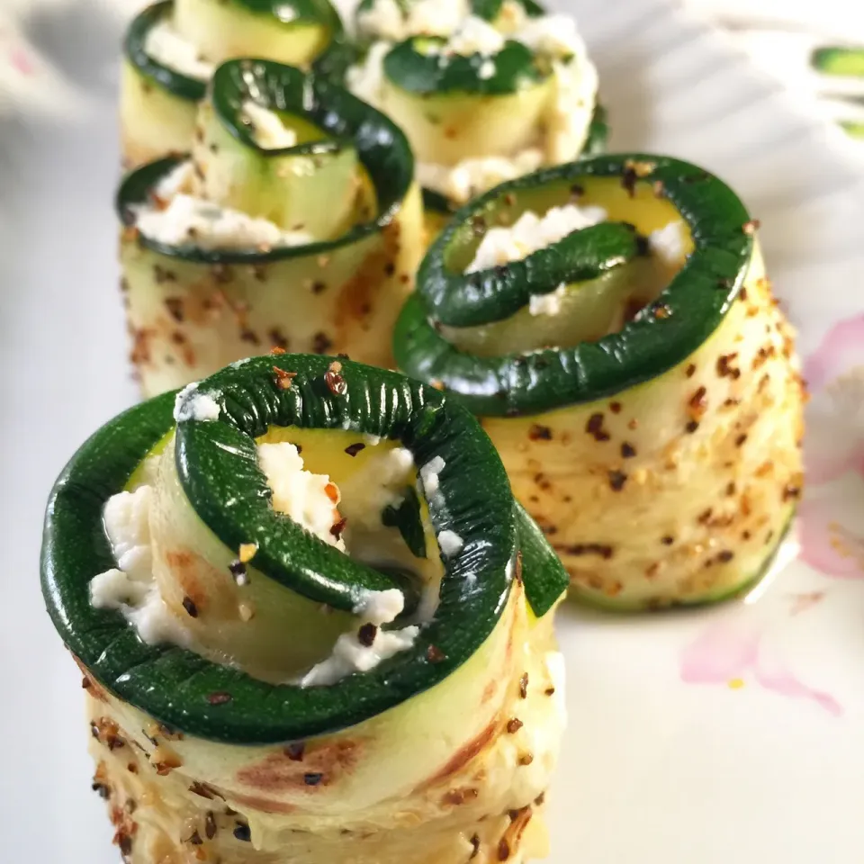 I Made Zucchini Roll Ups. (I have lot of zucchinis in my garden. 😅)|mamaeriさん