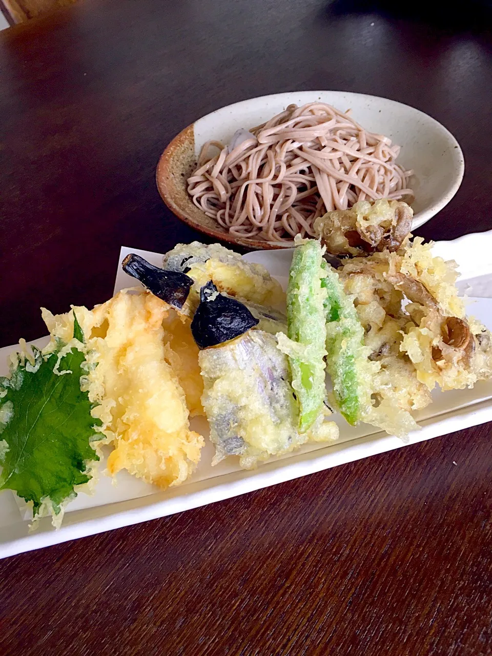 お昼はとり天と野菜の天ぷらで冷たいお蕎麦😋|ききさん