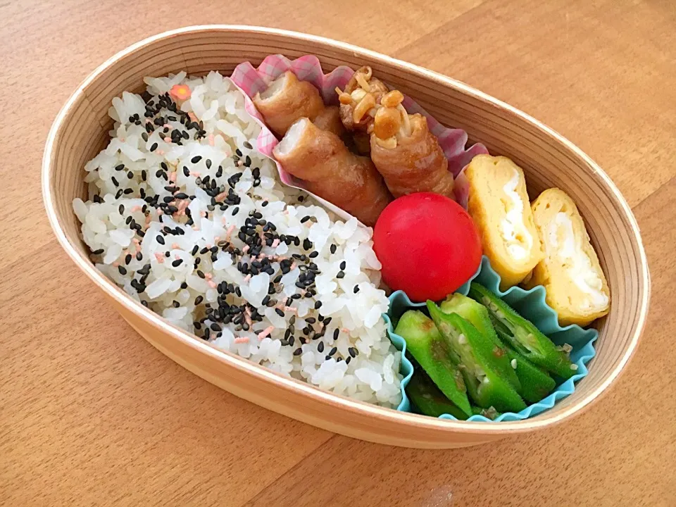 今日のお弁当#曲げわっぱ#お弁当#豚バラ巻き#オクラ#タマゴ焼き|ぴのさん