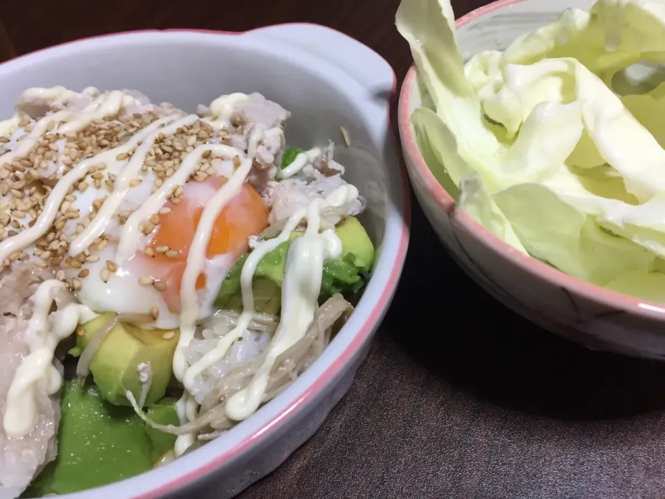 キャベツサラダ わさびドレッシング！
  アボカド豚肉丼！スタミナ！|ごはんーさん