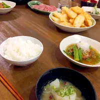 Snapdishの料理写真:揚げだしがんも かぶの茎炒め かぶとさつまいもの味噌汁 マグロの刺身 チーズ揚げ餃子|れん(๑･﹃ ･๑)→(๑°ں°๑)･*♪︎さん